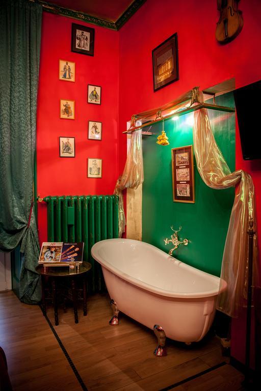 Repubblica Di Oz Rooms Варезе Номер фото